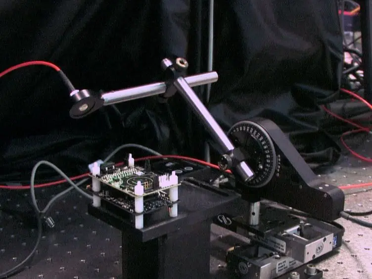 Lensfree On-chip Tomographic Microscopy Employing Multi-angle Illumination and Pixel Super-resolution