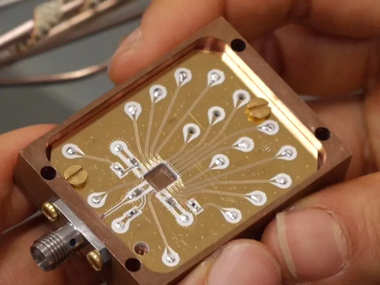Silicon Metal-oxide-semiconductor Quantum Dots for Single-electron Pumping