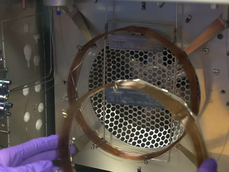Measurement of H<sub>2</sub>S in Crude Oil and Crude Oil Headspace Using Multidimensional Gas Chromatography, Deans Switching and Sulfur-selective Detection