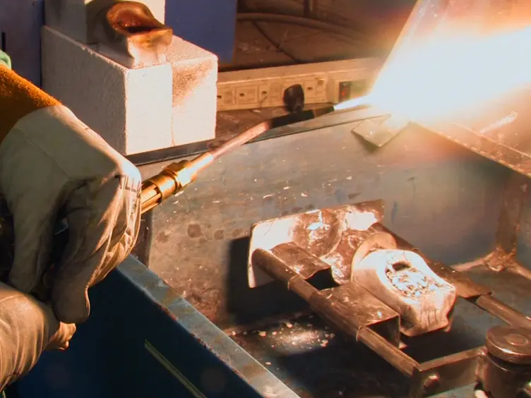 Indirect Fabrication of Lattice Metals with Thin Sections Using Centrifugal Casting