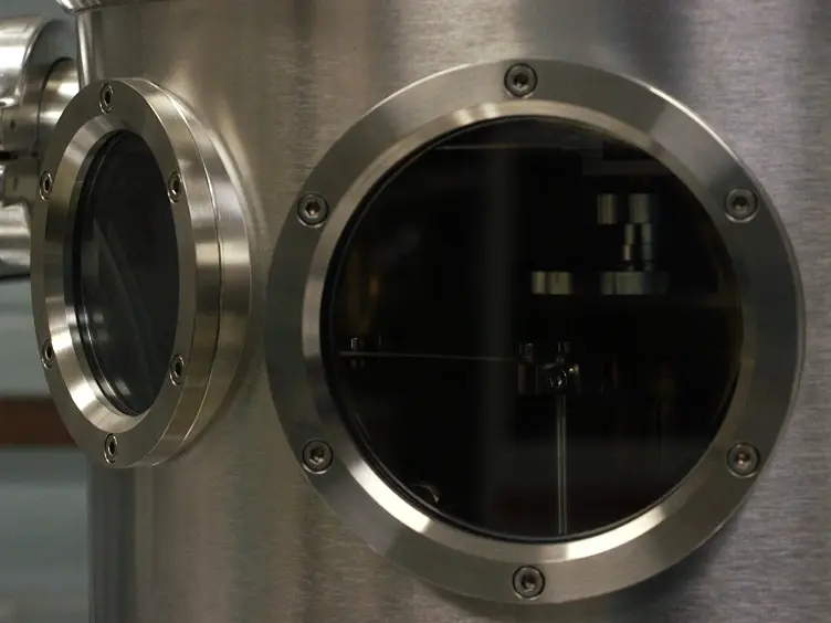 High-resolution Thermal Micro-imaging Using Europium Chelate Luminescent Coatings