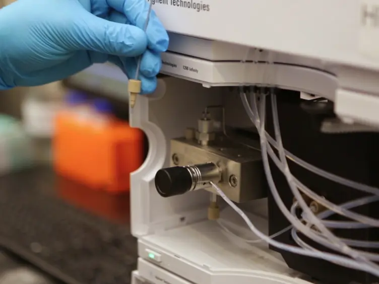 A Tailored HPLC Purification Protocol That Yields High-purity Amyloid Beta 42 and Amyloid Beta 40 Peptides, Capable of Oligomer Formation