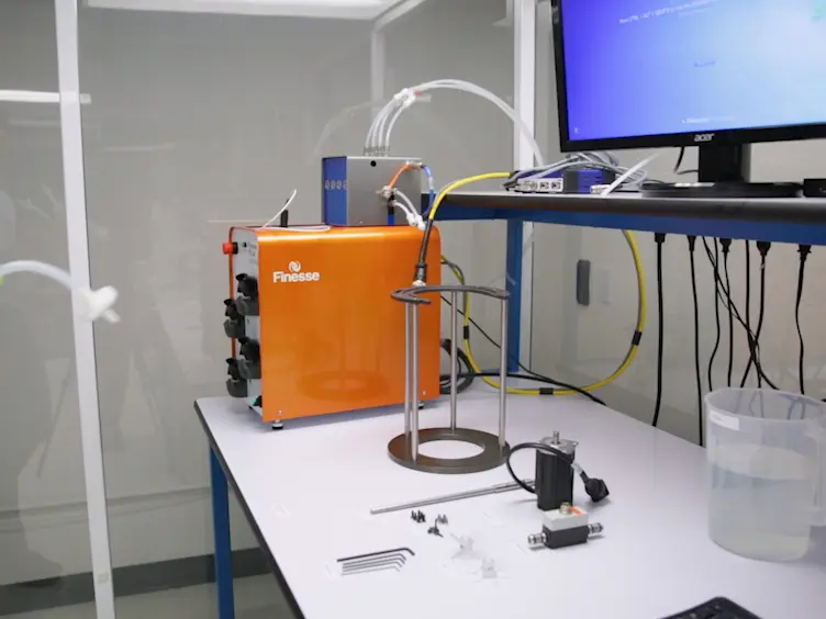 Power Input Measurements in Stirred Bioreactors at Laboratory Scale