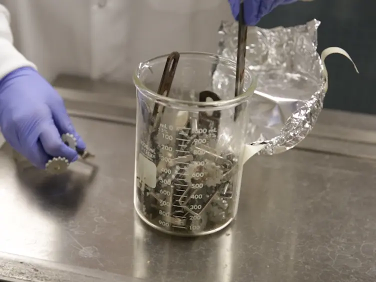 Electrically Conductive Scaffold to Modulate and Deliver Stem Cells