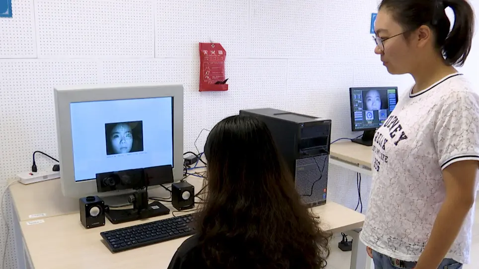 Using Eye Movements Recorded in the Visual World Paradigm to Explore the Online Processing of Spoken Language