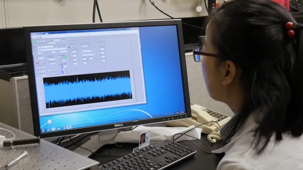High Resolution Physical Characterization of Single Metallic Nanoparticles