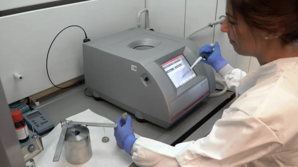 Synthesis of <sup>68</sup>Ga Core-doped Iron Oxide Nanoparticles for Dual Positron Emission Tomography /(T<sub>1</sub>)Magnetic Resonance Imaging