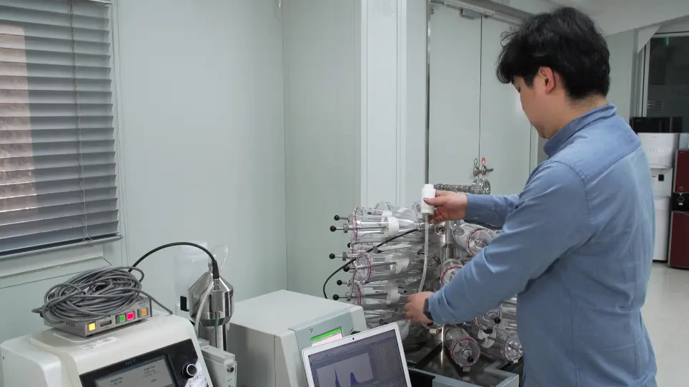 Development of a Nose-only Inhalation Toxicity Test Chamber That Provides Four Exposure Concentrations of Nano-sized Particles