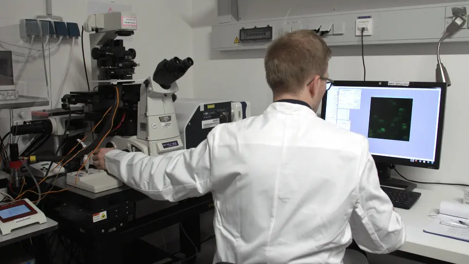 Visualizing Adhesion Formation in Cells by Means of Advanced Spinning Disk-Total Internal Reflection Fluorescence Microscopy