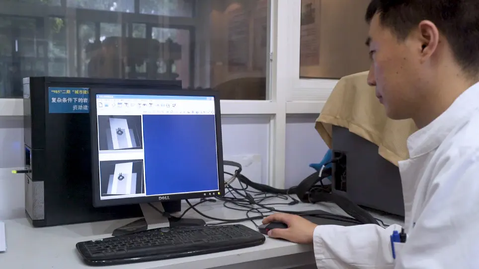 Precision Measurements and Parametric Models of Vertebral Endplates