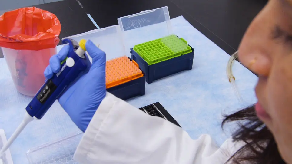 Use of an Influenza Antigen Microarray to Measure the Breadth of Serum Antibodies Across Virus Subtypes