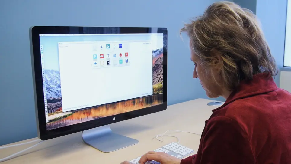 Analyzing Tumor Gene Expression Factors with the CorExplorer Web Portal