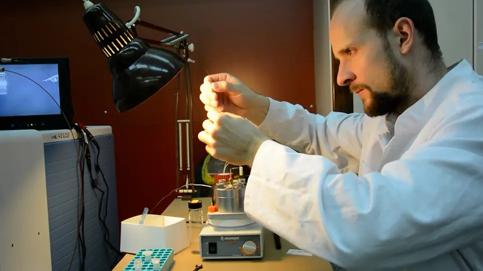 Simple In-House Ultra-High Performance Capillary Column Manufacturing with the FlashPack Approach