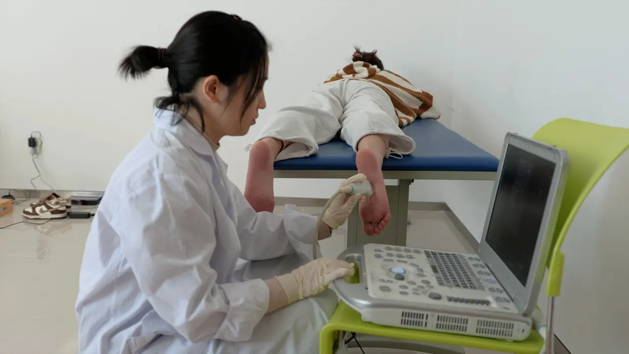 Evaluating the Function of the Foot Core System in the Elderly
