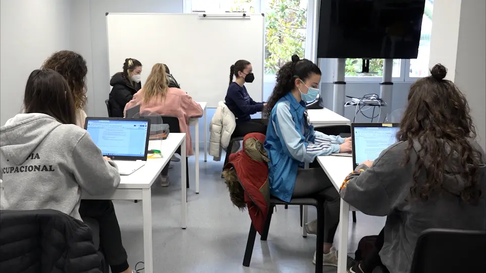 Project-Based Learning Guidelines for Health Sciences Students: An Analysis with Data Mining and Qualitative Techniques