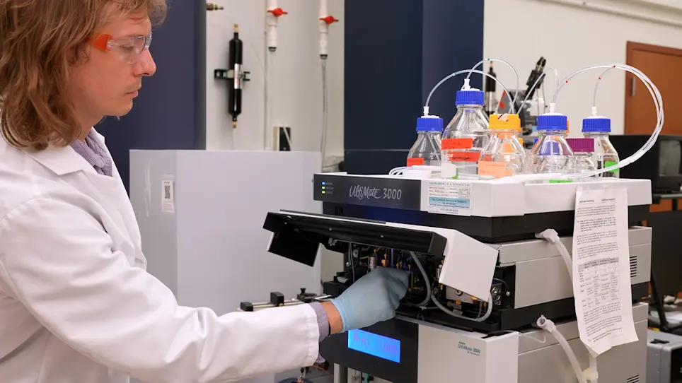 Characterizing RNA Modifications in Single Neurons Using Mass Spectrometry